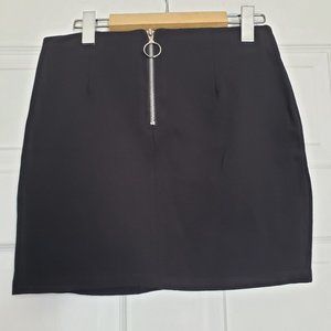 Black Zipfront Mini Skirt From Rachel / Minijupe noire de la marque From Rachel